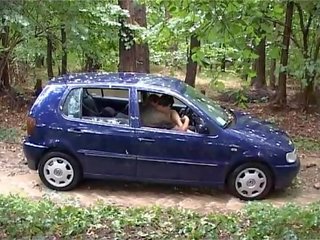 Італійська леді ебать назовні в в машина
